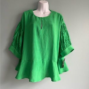 Zac & Rachel Smocked Sleeve Peplum Style Top. XL